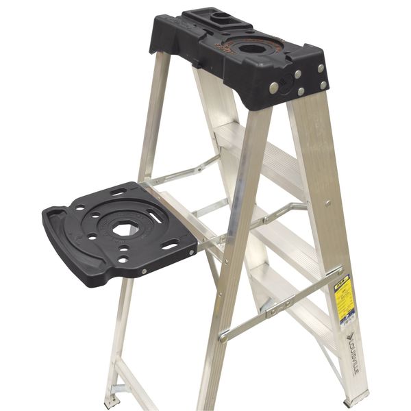 4 ft Aluminum Stepladder