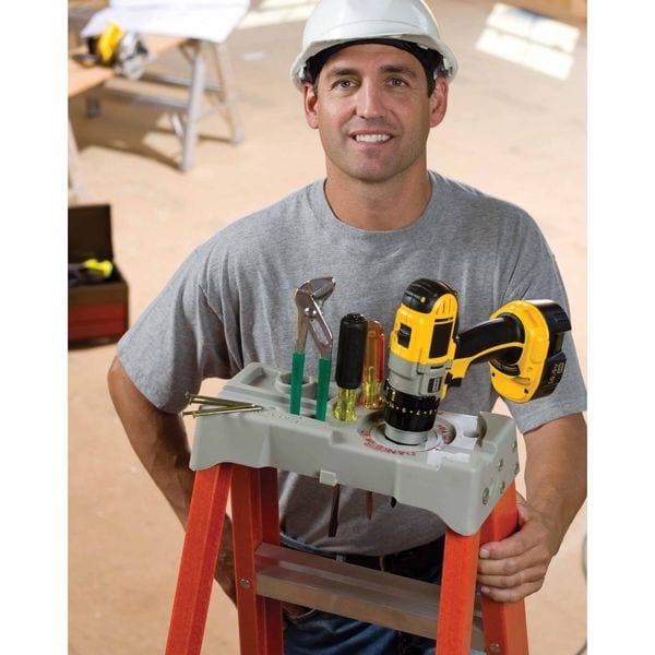 4 ft Fiberglass Stepladder