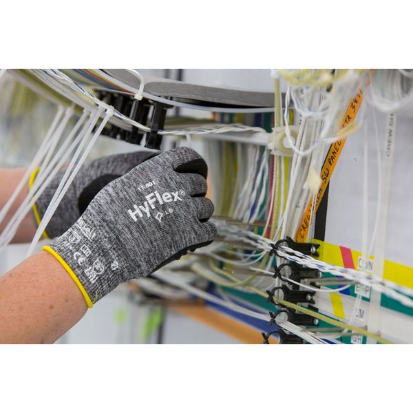 Hyflex, Foam Nitrile Coated Gloves, Palm Coverage, Black, Abrasion Level 3, Large (Size 9), 1 Pair